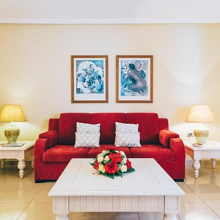 Grand Muthu Golf Plaza Hotel & Spa San Miguel de Abona Esterno foto A living room