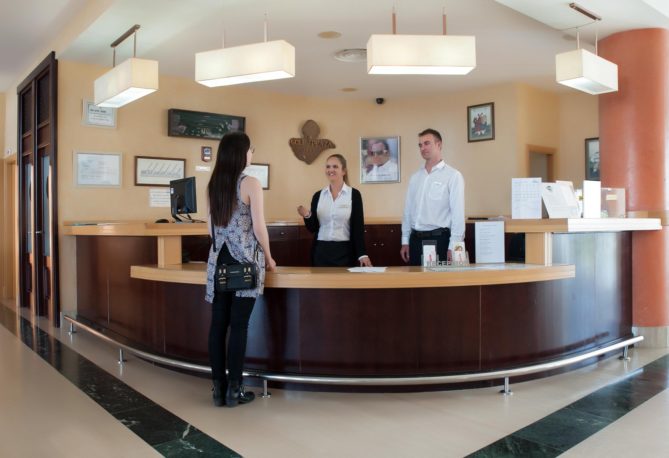 Grand Muthu Golf Plaza Hotel & Spa San Miguel de Abona Esterno foto Reception desk at a hotel
