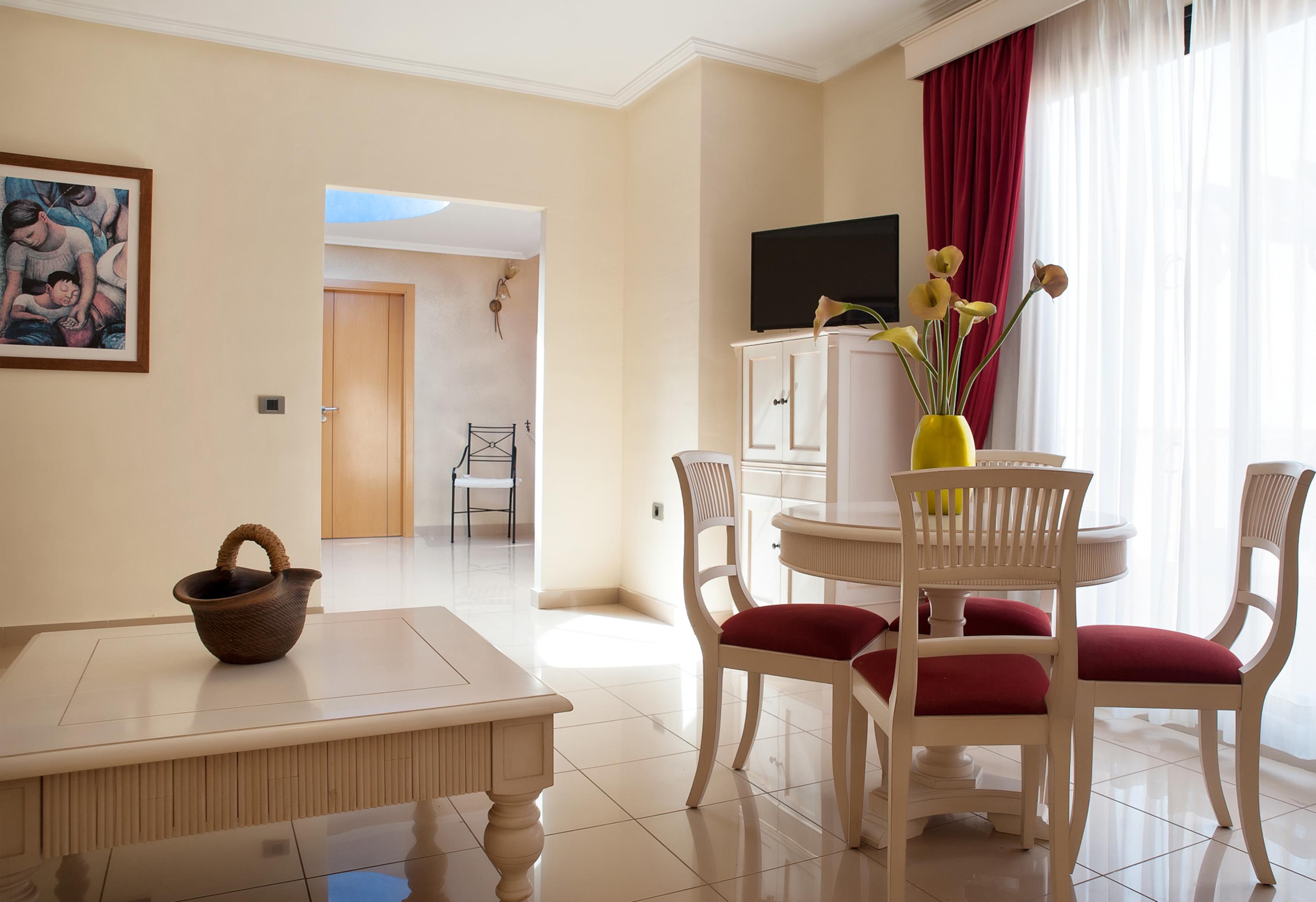 Grand Muthu Golf Plaza Hotel & Spa San Miguel de Abona Esterno foto A typical hotel room