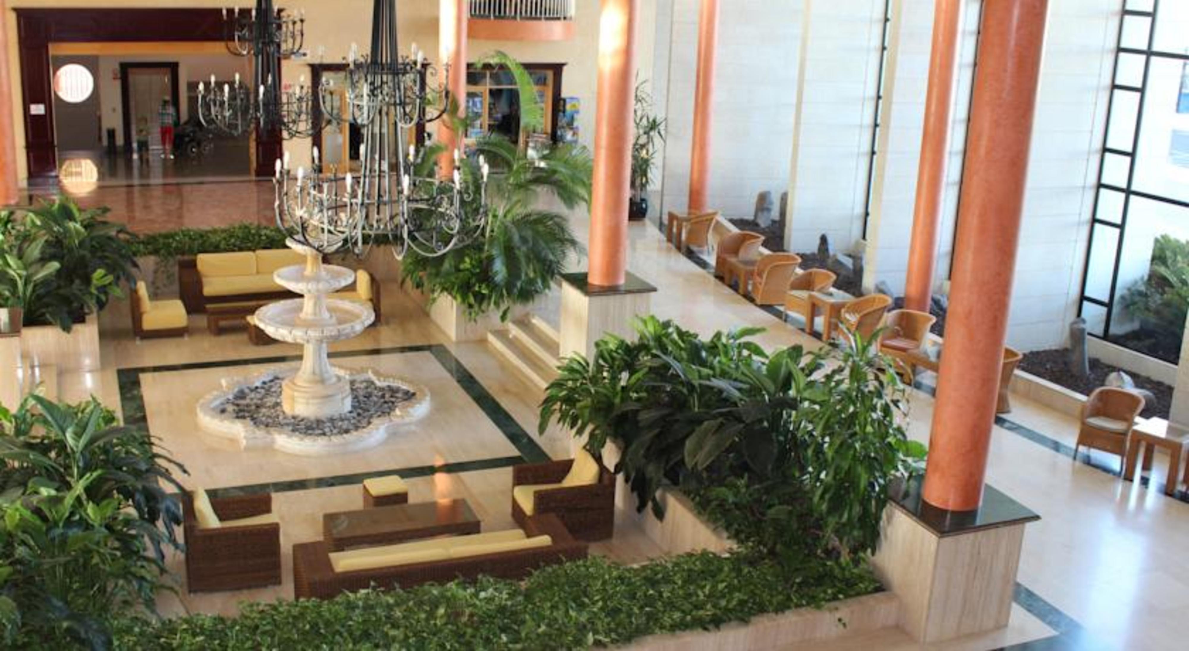 Grand Muthu Golf Plaza Hotel & Spa San Miguel de Abona Esterno foto Interior of the hotel