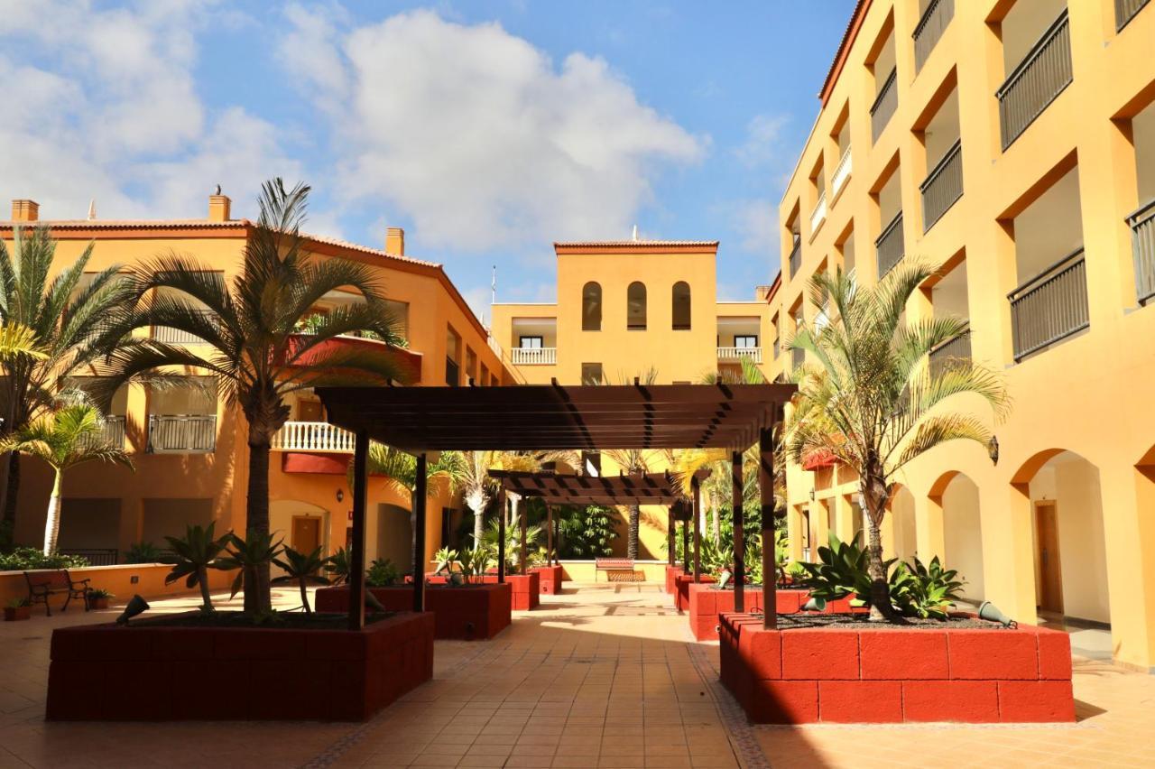 Grand Muthu Golf Plaza Hotel & Spa San Miguel de Abona Esterno foto The University of La Rioja