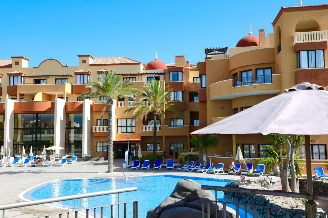Grand Muthu Golf Plaza Hotel & Spa San Miguel de Abona Esterno foto A hotel in Gran Canaria