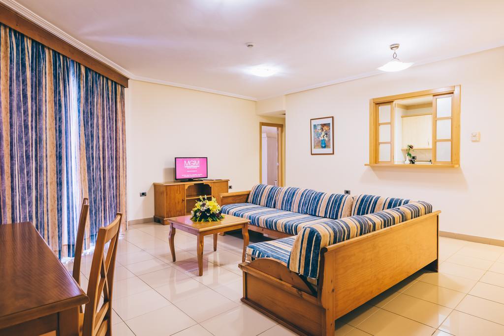 Grand Muthu Golf Plaza Hotel & Spa San Miguel de Abona Esterno foto Living room