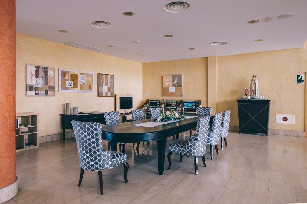 Grand Muthu Golf Plaza Hotel & Spa San Miguel de Abona Esterno foto The library
